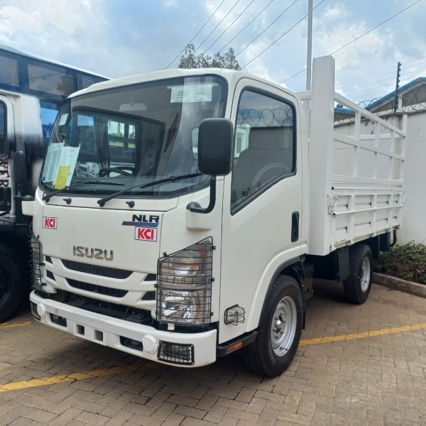 Isuzu NLR77E Truck