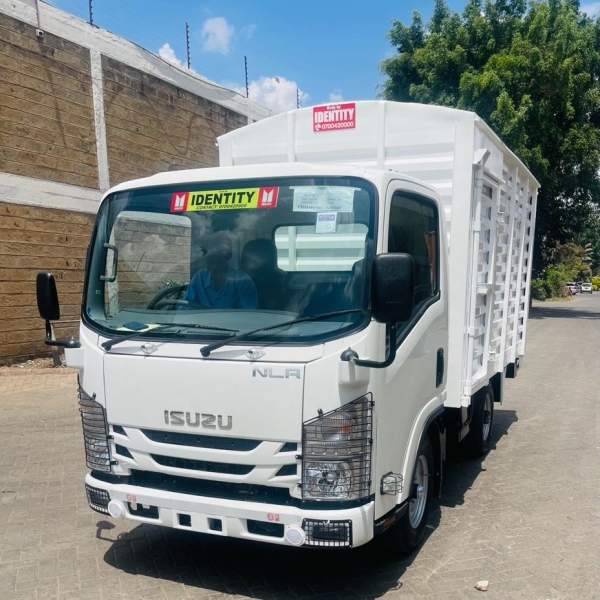 Isuzu NLR77E Truck