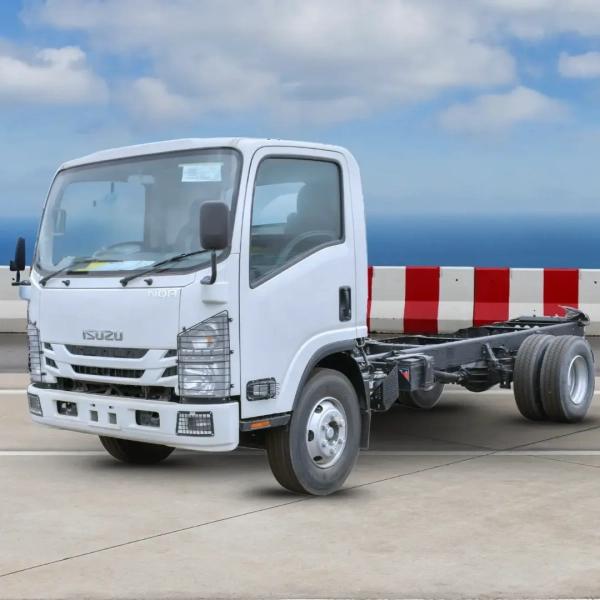 Isuzu NQR81K Truck